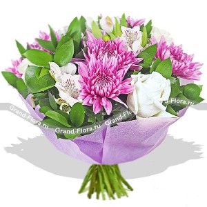 Букет из белой розы и альстромерии с фиолетовой хризантемой  